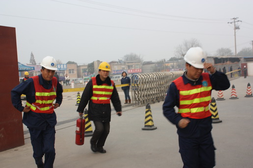 安慶港華燃氣模擬CNG加氣站燃氣泄漏，開展應急演練
